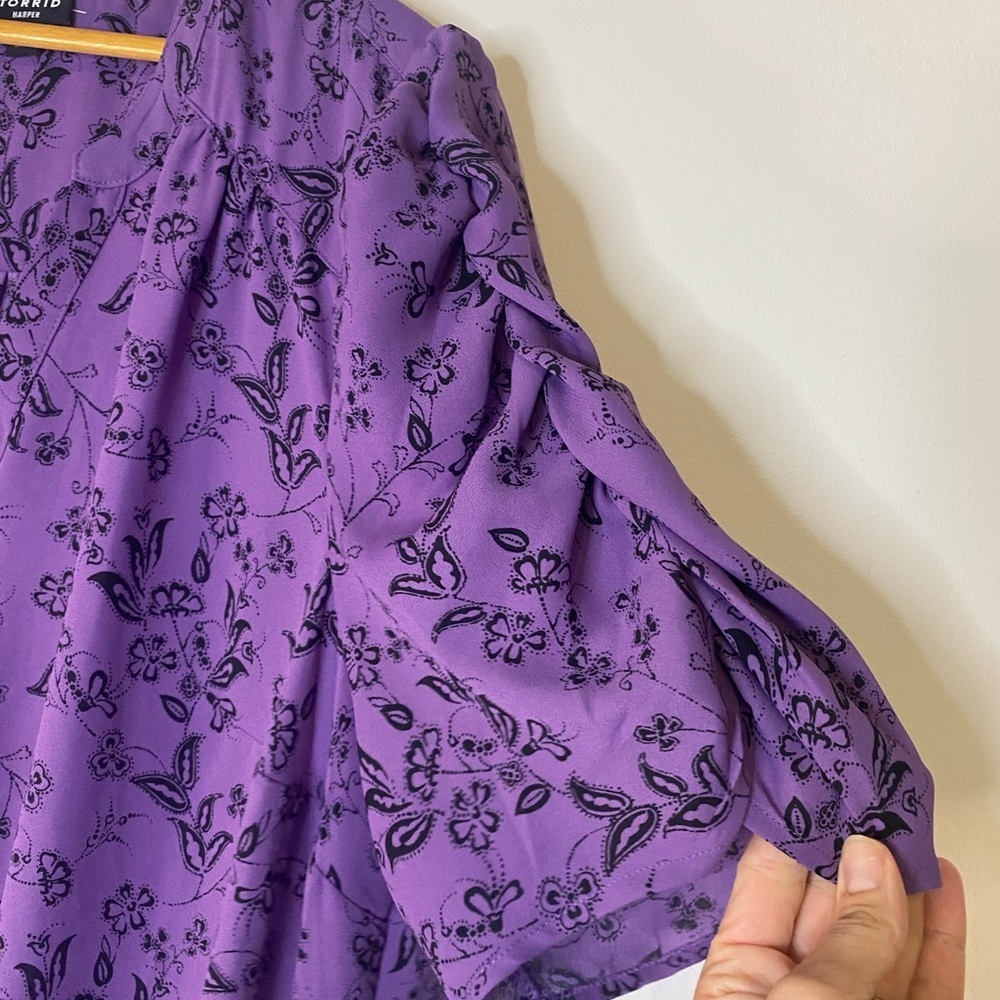 Torrid Harper Floral Purple V Neck Buttons Short Sleeve Top Blouse Ruffles XXL 2 - Picture 3 of 16